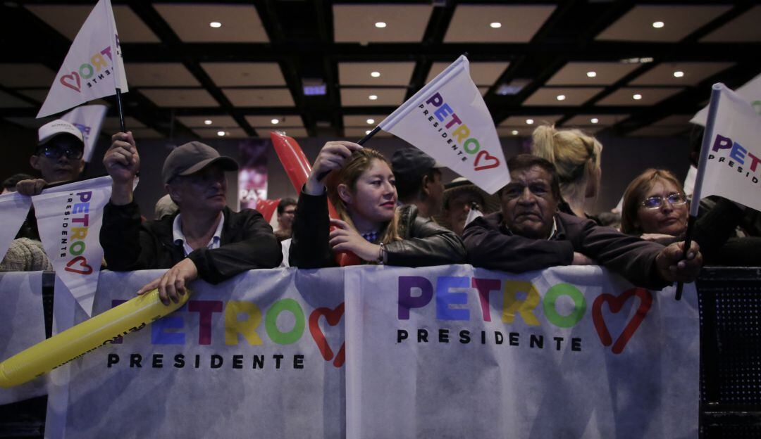 17 de junio de 2018. Emociones de los seguidores del candidato Gustavo Petro al concoer los resultados de las elecciones presidenciales 2018.