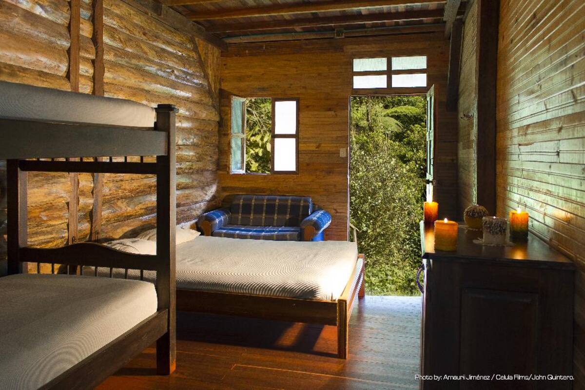 En estas piscinas termales, ubicadas en Santa Rosa de Cabal, se sentirá el placer del calor y las sales naturales; más que entretenimiento proporciona salud y bienestar.