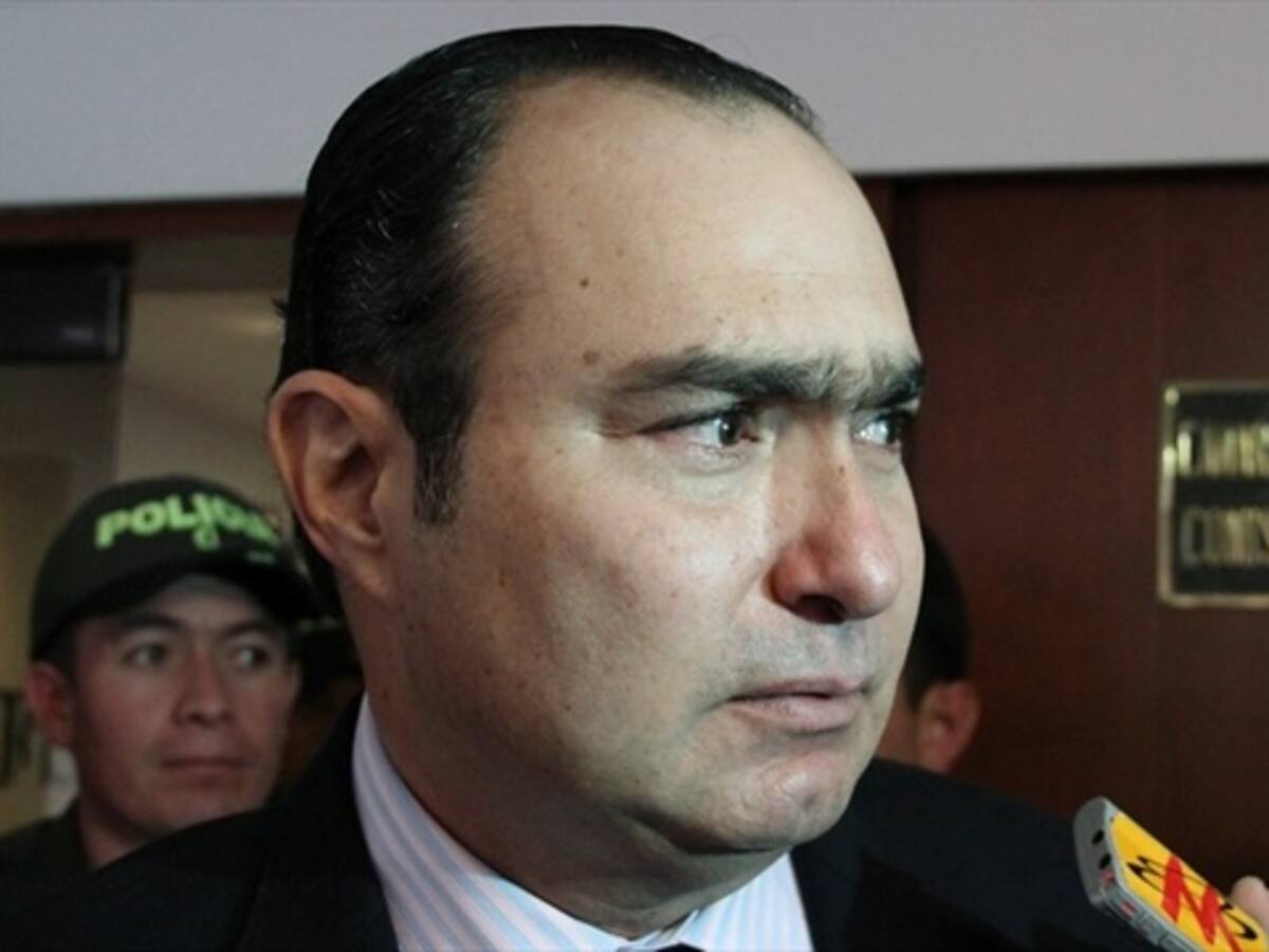 Pretelt dice a la CIDH que él y su familia son objetivo militar de las Farc