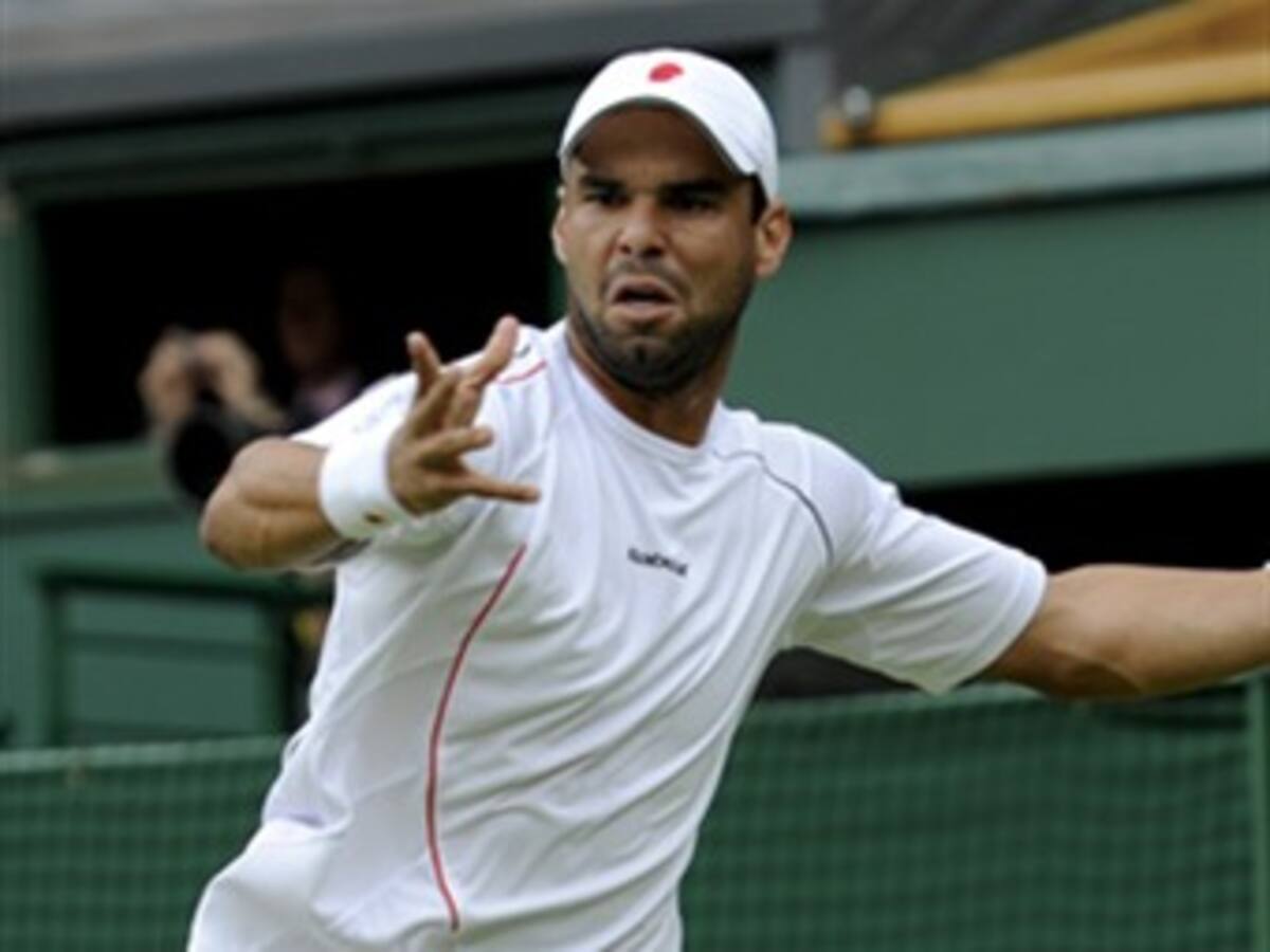 Alejandro Falla avanza a la segunda ronda del Abierto de tenis de Estoril
