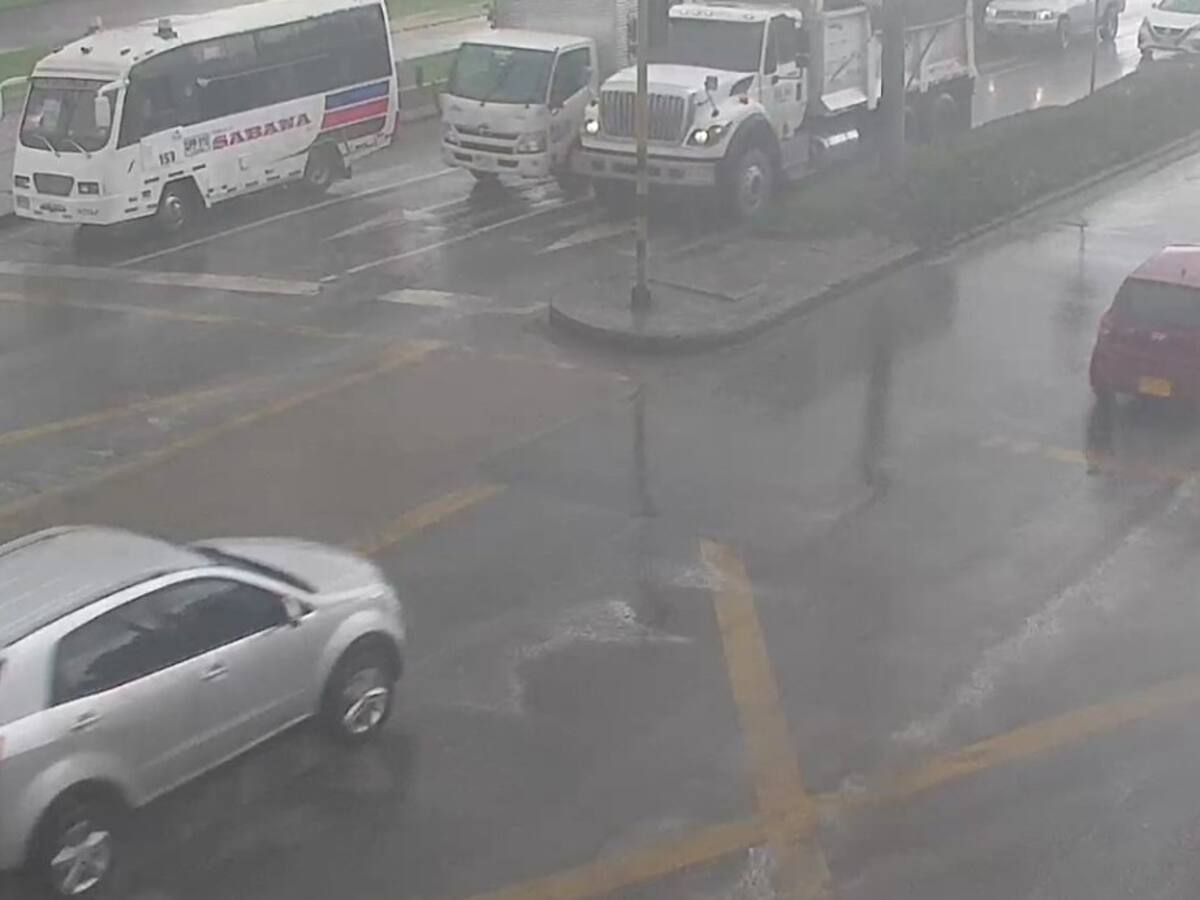 Movilidad HOY 29 de abril en Bogotá: Empozamiento por lluvias, Transmilenio y más