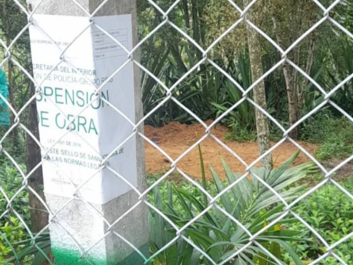 Pretendía construir una edificación en la escarpa