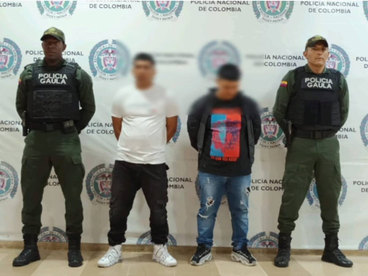 Tres capturados en flagrancia por extorsión a comerciantes en Armenia