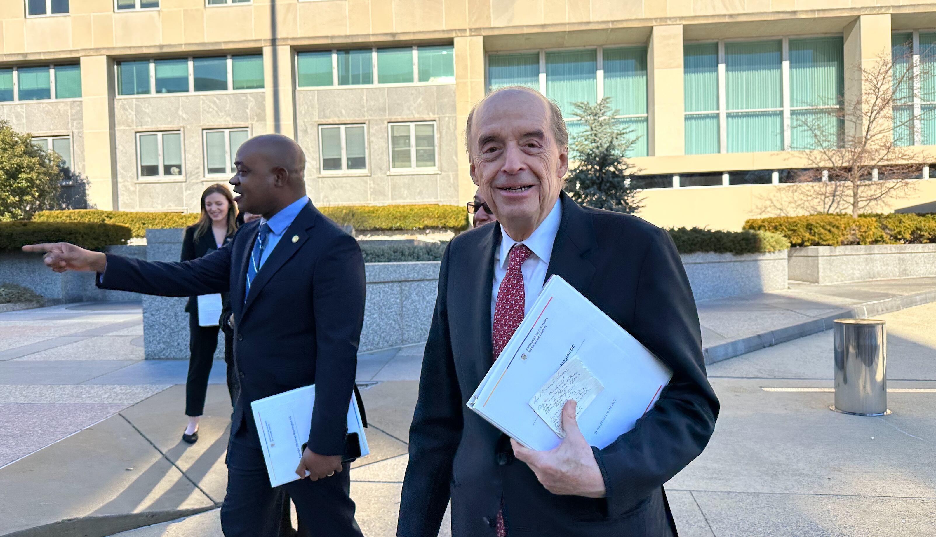 Canciller Leyva viaja a Washington DC y entrega balance del año al Depto de Estado