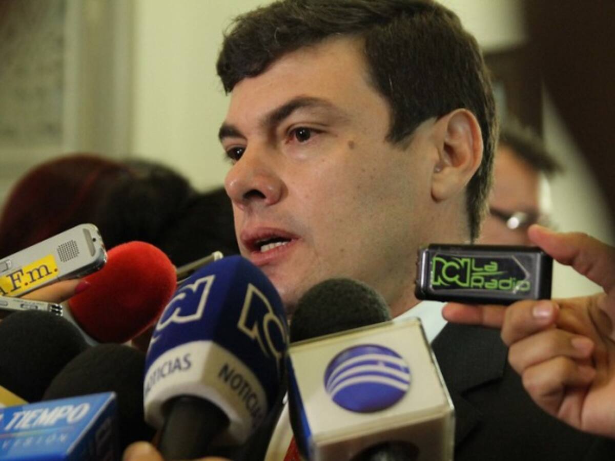 Autoridades investigan autenticidad de panfletos amenazando a dirigentes sociales en el país