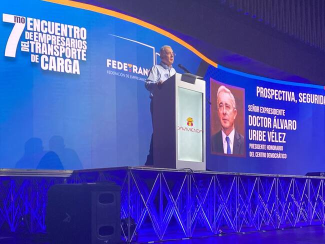 Expresidente Uribe propone la creación de frentes de seguridad en las carreteras