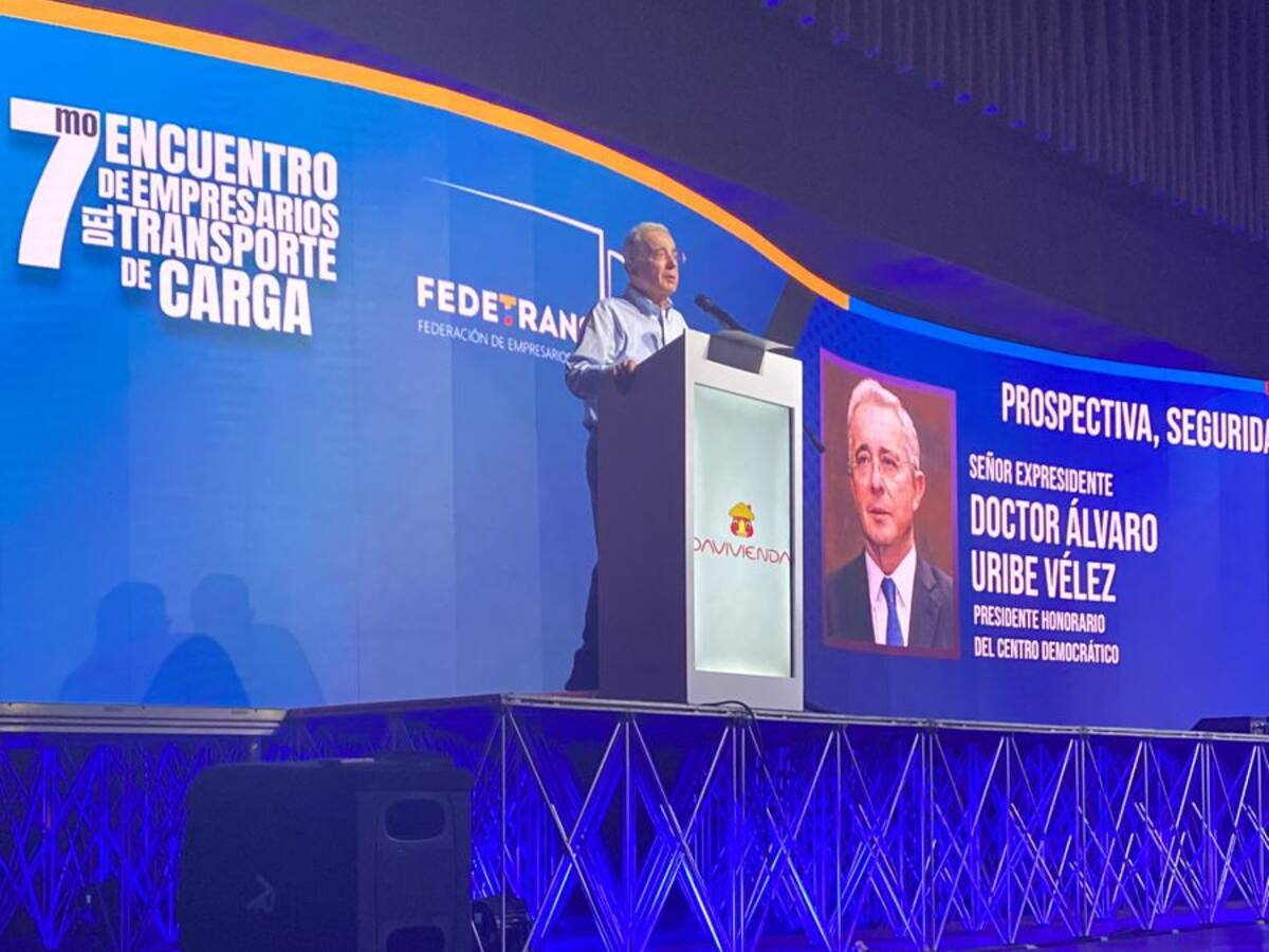Expresidente Uribe propone la creación de frentes de seguridad en las carreteras