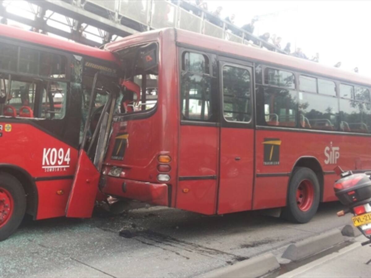 Choque de dos articulados de Transmilenio en Auto Norte deja 39 heridos
