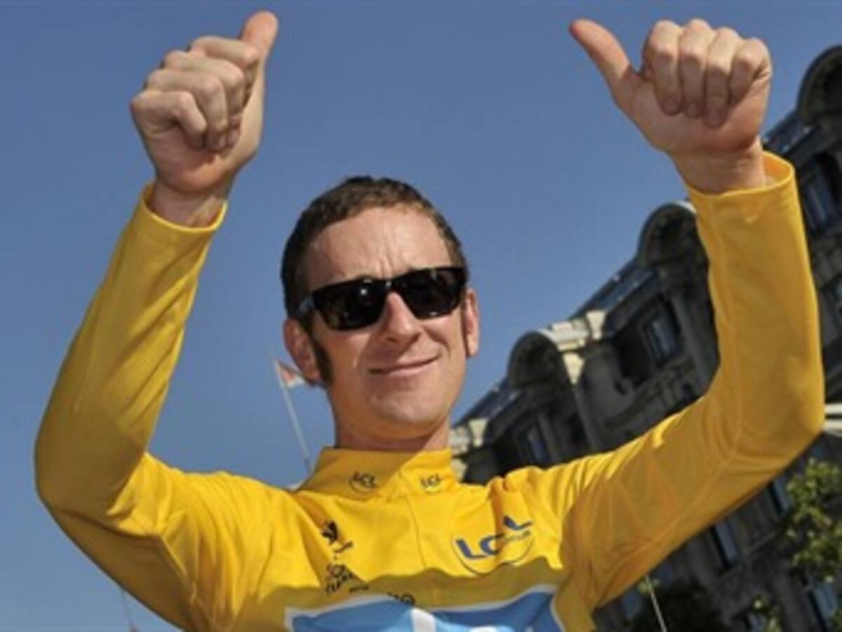Bradley Wiggins da el toque de campana que abre la ceremonia inaugural