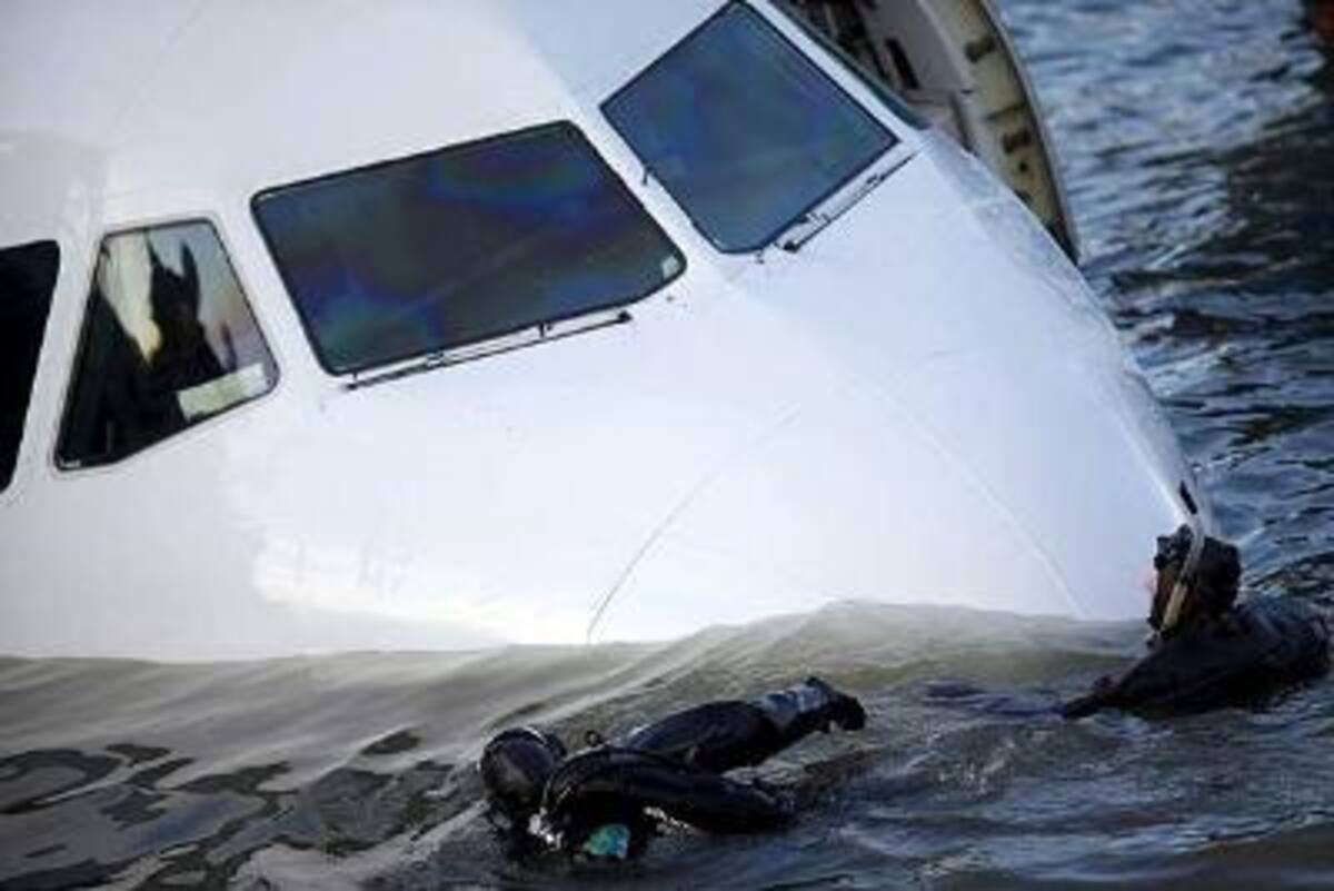 Avión de US Airways cae al río Hudson