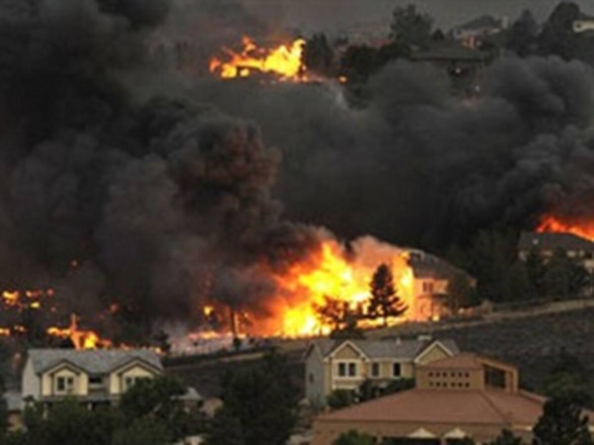 Incendio forestal causa la declaratoria de zona de desastre en Colorado, EEUU