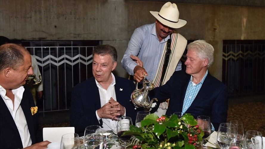 Bill Clinton participa en el Foro Mundial de Productores de Café. Foto: Presidencia de la República.