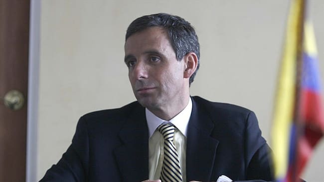 El ex congresista Miguel Gómez se inscribió como candidato al Senado de la República por el Partido Conservador. Foto: Colprensa