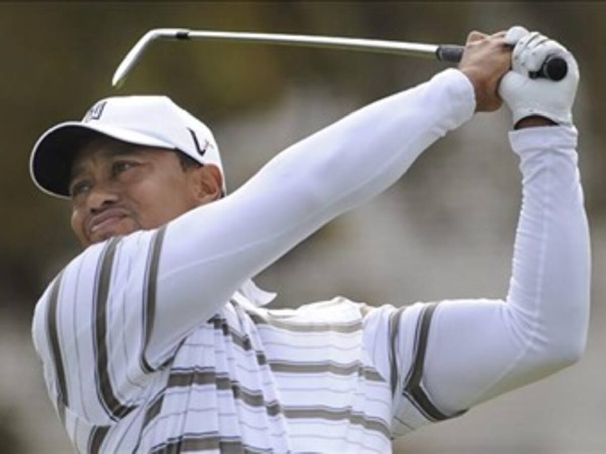 Camilo Villegas es último en el World Challenge de Golf que domina Tiger Woods.