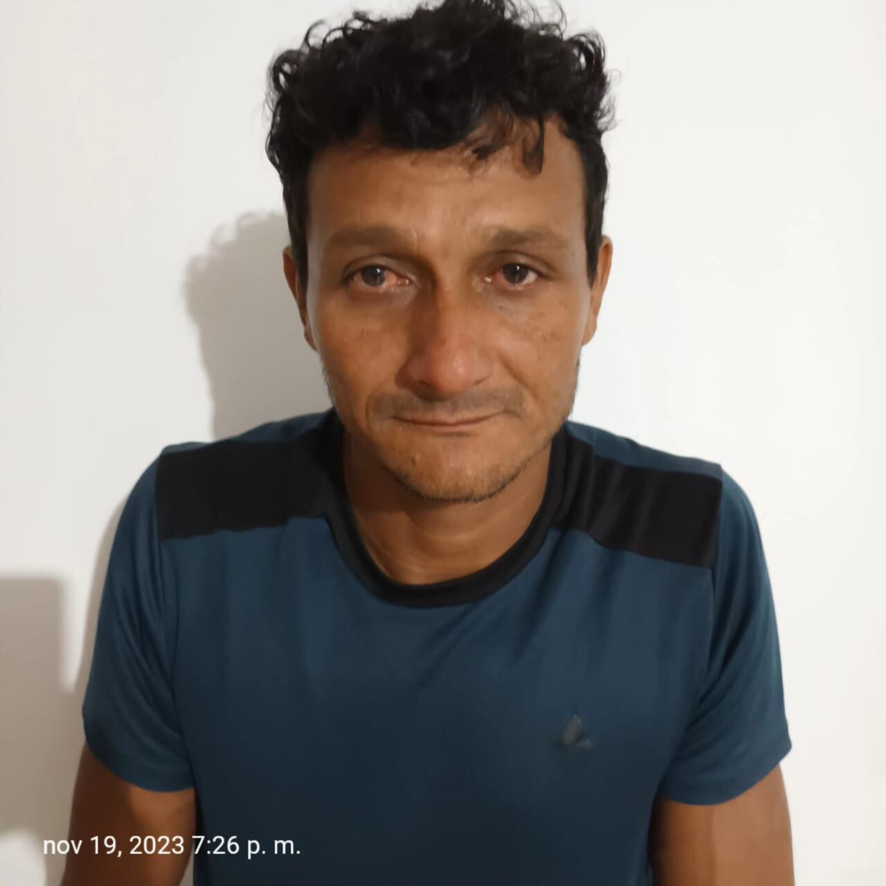 Cabe resaltar que este sujeto es indiciado por los delitos de homicidio, amenazas, concierto para delinquir, lesiones personales y tráfico de moneda falsa.