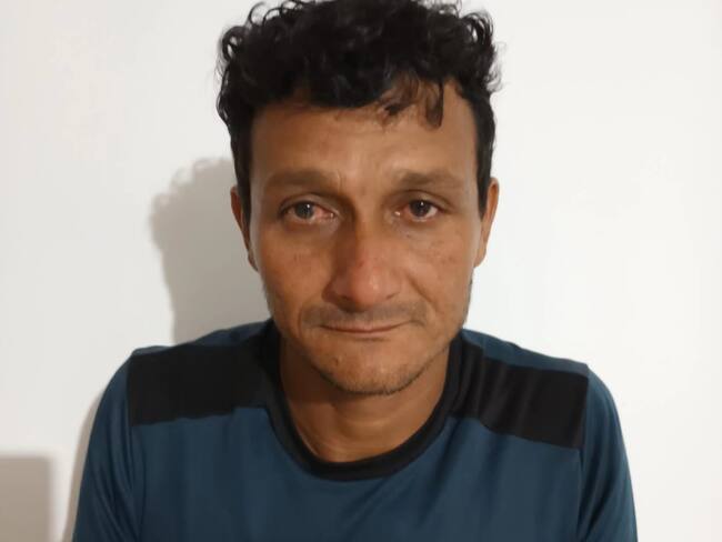 Cabe resaltar que este sujeto es indiciado por los delitos de homicidio, amenazas, concierto para delinquir, lesiones personales y tráfico de moneda falsa.