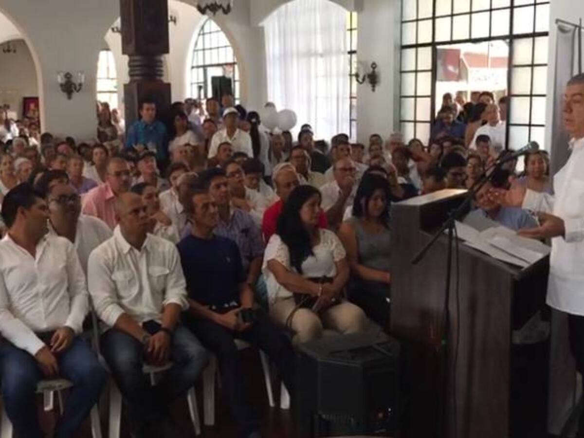 “Uribe se le atraviesa como una mula muerta a la paz de Colombia”: Cesar Gaviria