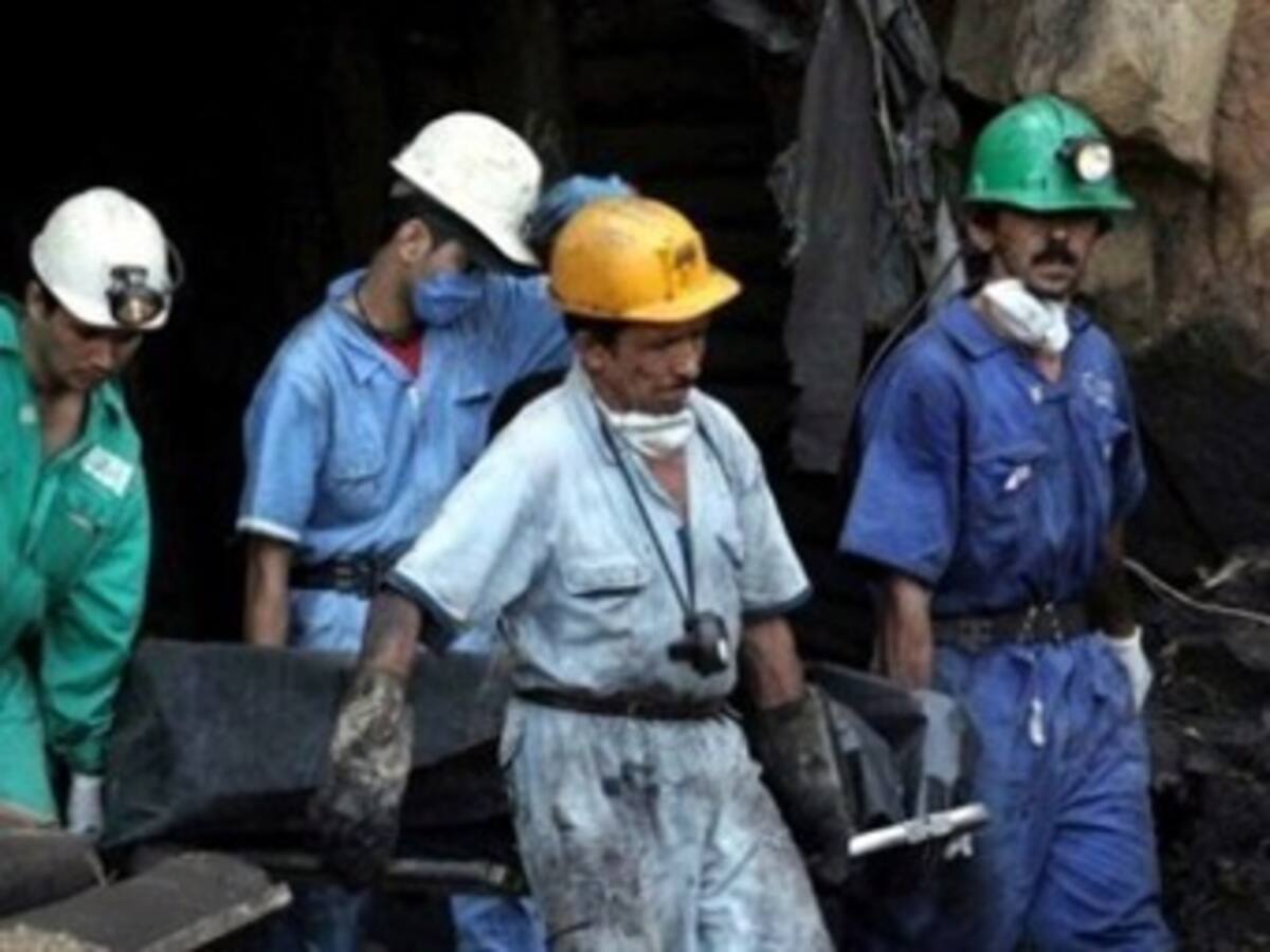 Rescatan cuerpos de tres víctimas tras accidente en mina de Puerto Berrío