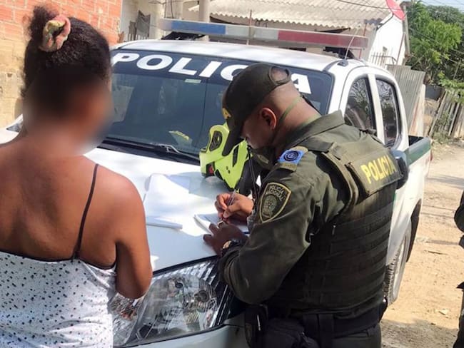 Comparendo a padres de menor herido en Cartagena en toque de queda