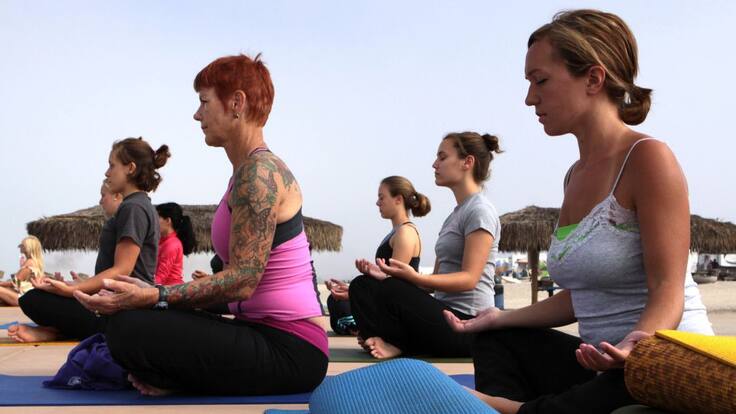 Las asanas del corazón: el amor en la práctica.