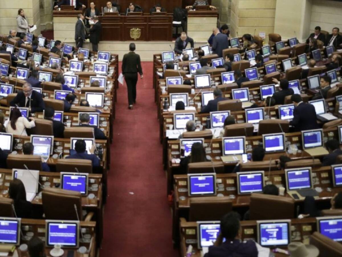 ¿Hicieron cuarentena?, cerca de 90 congresistas estuvieron fuera del país