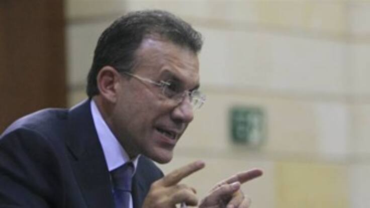 Presidente del Senado se hará cargo del gasto administrativo