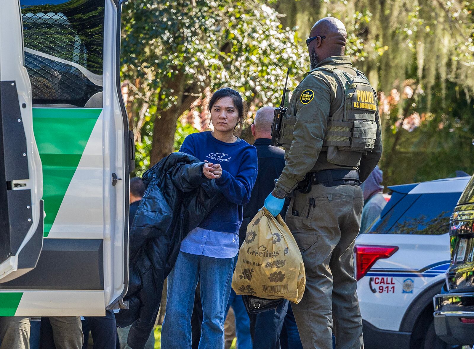 Detención de migrantes ilegales en Florida.
(Foto: Pedro Portal/Miami Herald/Tribune News Service via Getty Images)