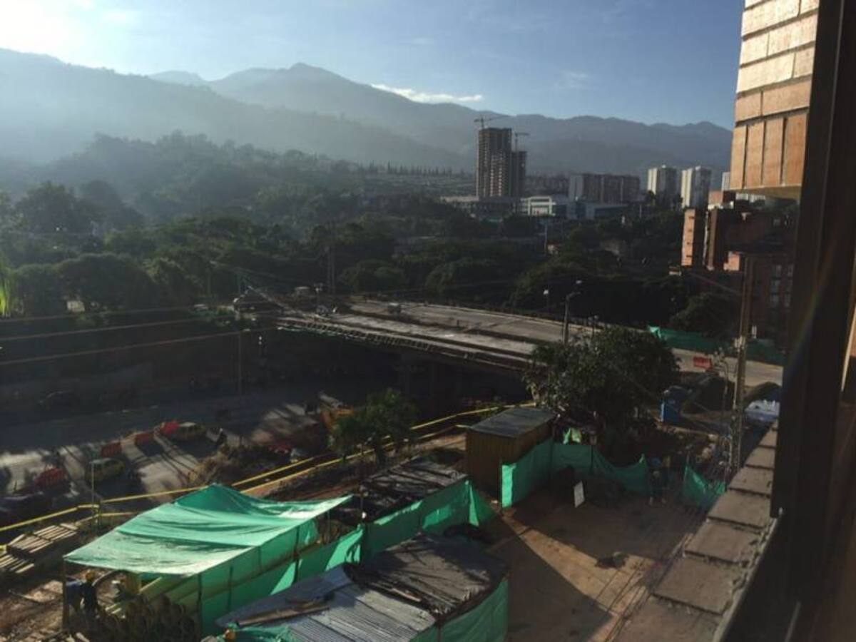 Cerraron el paso por el puente de Conucos antes de la implosión