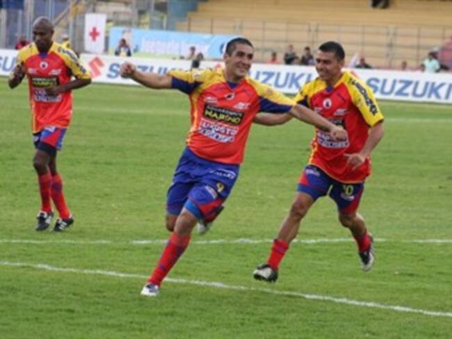 Deportivo Pasto golea al campeón Once Caldas. Medellín primer semifinalista del fútbol colombiano