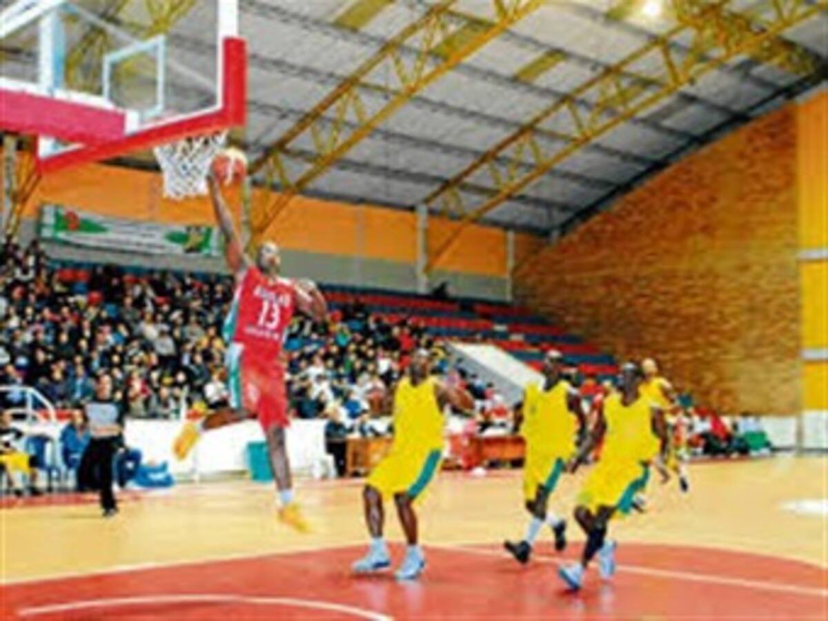 Las Águilas de Tunja, vuelan en lo más alto de liga de baloncesto, tras la tercera fecha