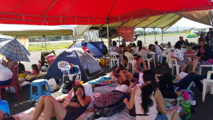 Cancillería trabaja para atender a colombianos en Ecuador