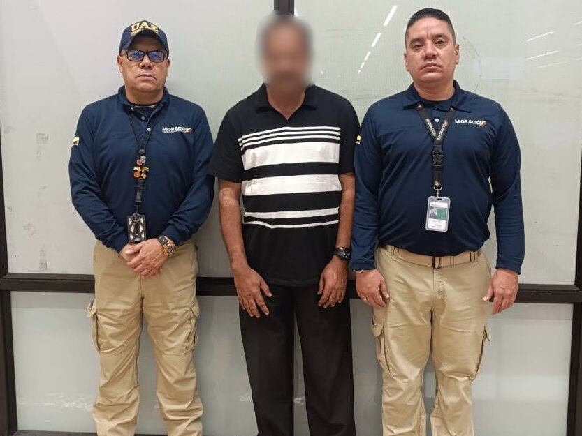 Extranjero inadmitido en aeropuerto de Rionegro por ser agresor sexual- foto Migración