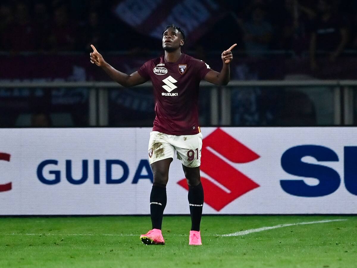 Duván Zapata anota golazo y rescata un punto para el Torino frente a la Roma de Mourinho