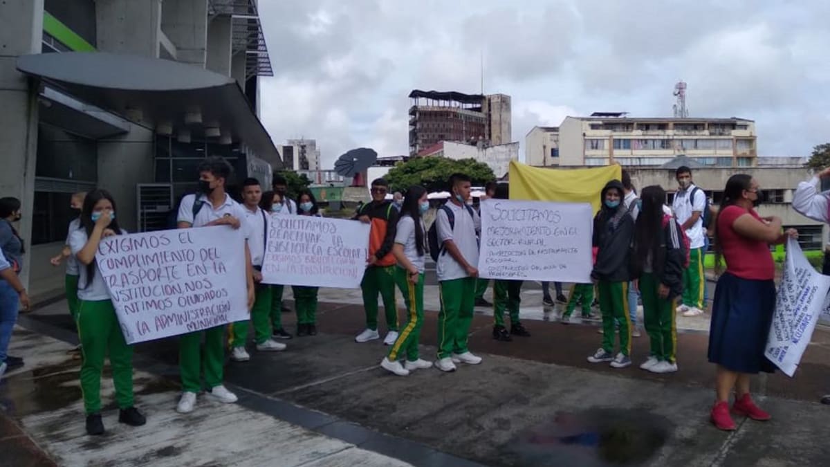 Informe queja transporte escolar en el Caimo