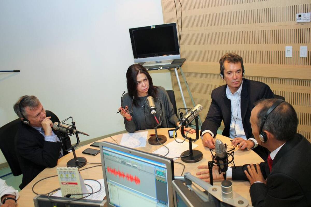 Panelistas en Hora 20