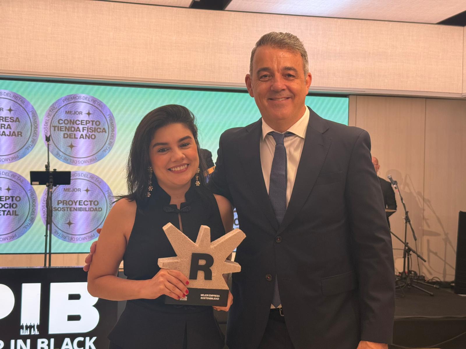Reconocimiento a la Fundación Éxito por parte de los Premios Iberoamericanos del Retail en Madrid, España. Cortesía: Grupo Éxito.