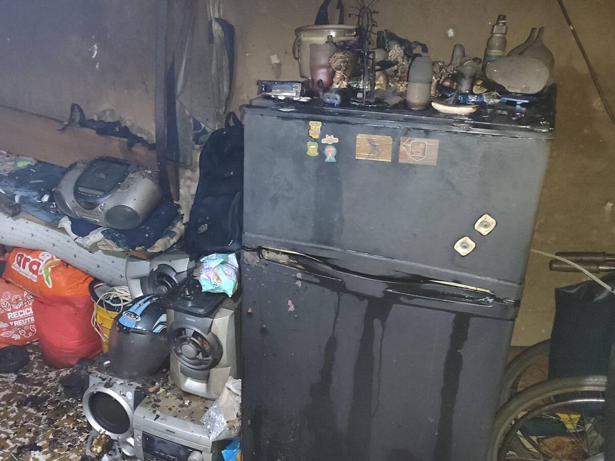 Una vivienda se incendió en Chinchiná (Caldas) a causa de un volador que ingresó por una ventana