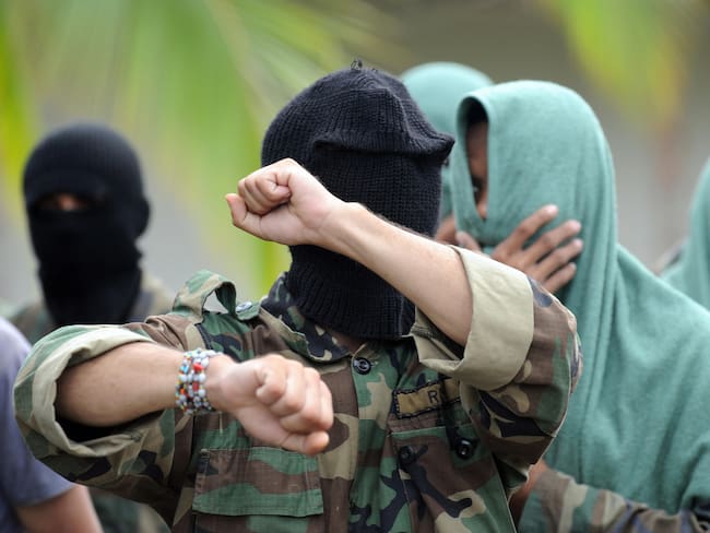 Miembros de grupos armados ilegales en Colombia. 

(Foto: RAUL ARBOLEDA/AFP via Getty Images)