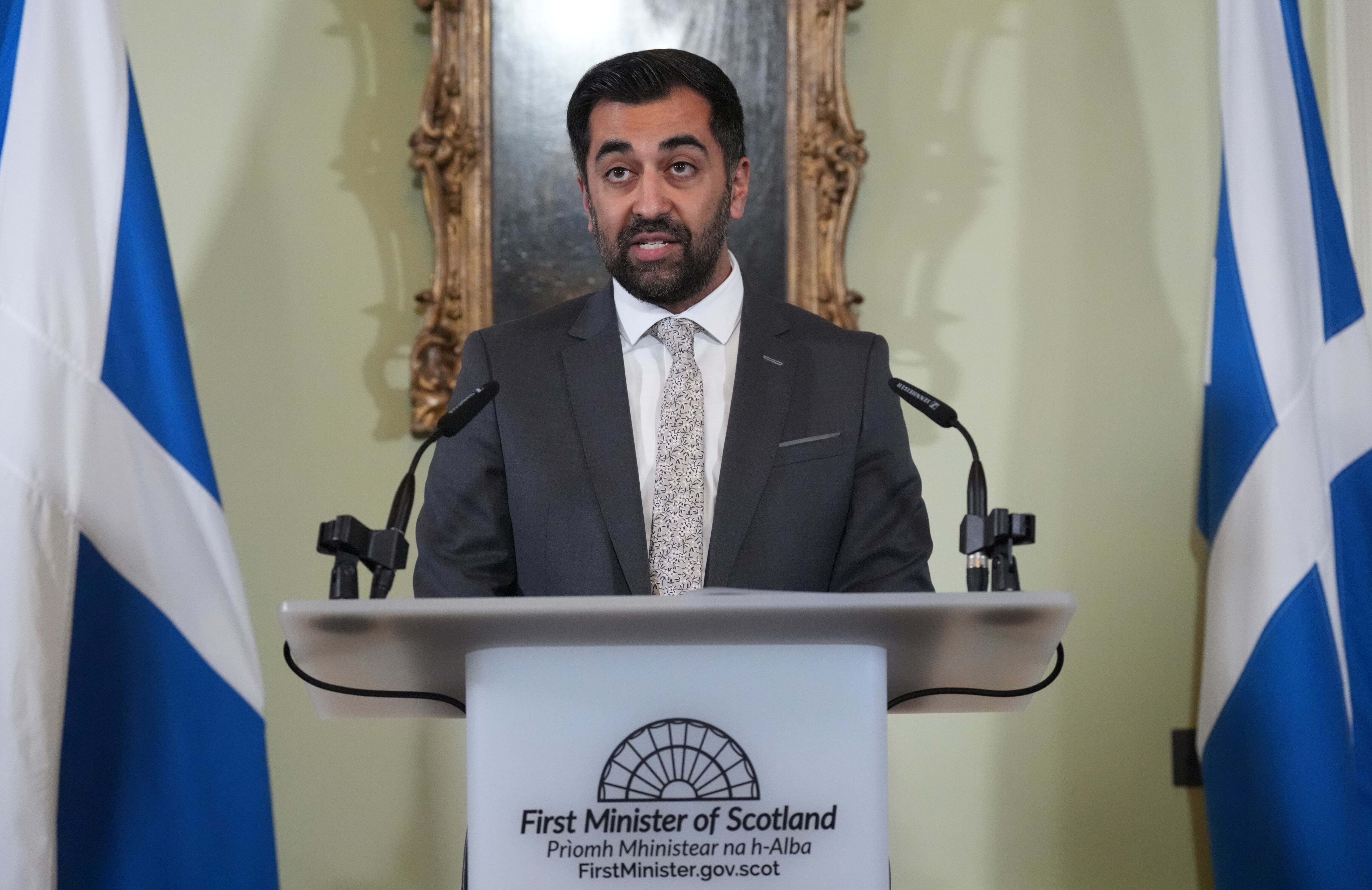 El primer ministro escocés, Humza Yousaf , explicando las razones de su renuncia.
(Foto:   Andrew Milligan-Pool/Getty Images)