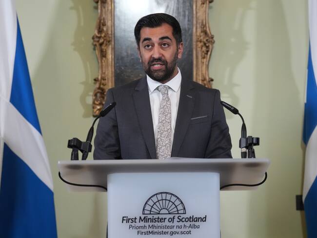 El primer ministro escocés, Humza Yousaf , explicando las razones de su renuncia.
(Foto:   Andrew Milligan-Pool/Getty Images)