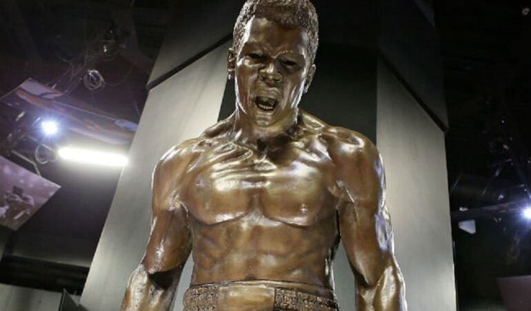 Estatua de Muhammad Ali en la exposición de Londres