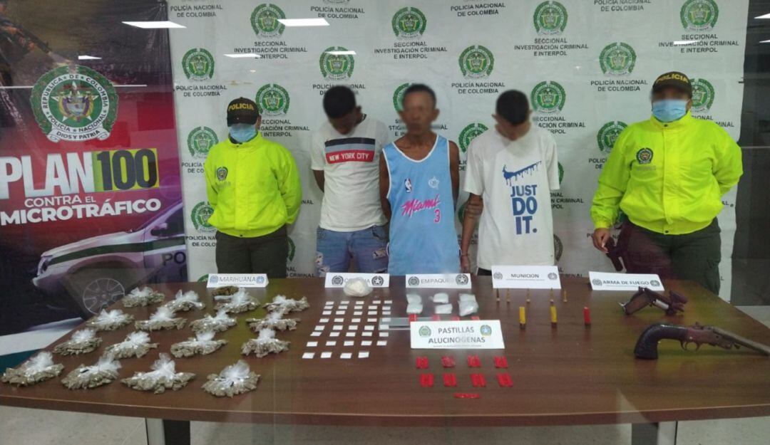 En el operativo fueron capturados tres hombres, presuntamente responsables de vender droga y atracar a turistas en el Cerro de La Popa