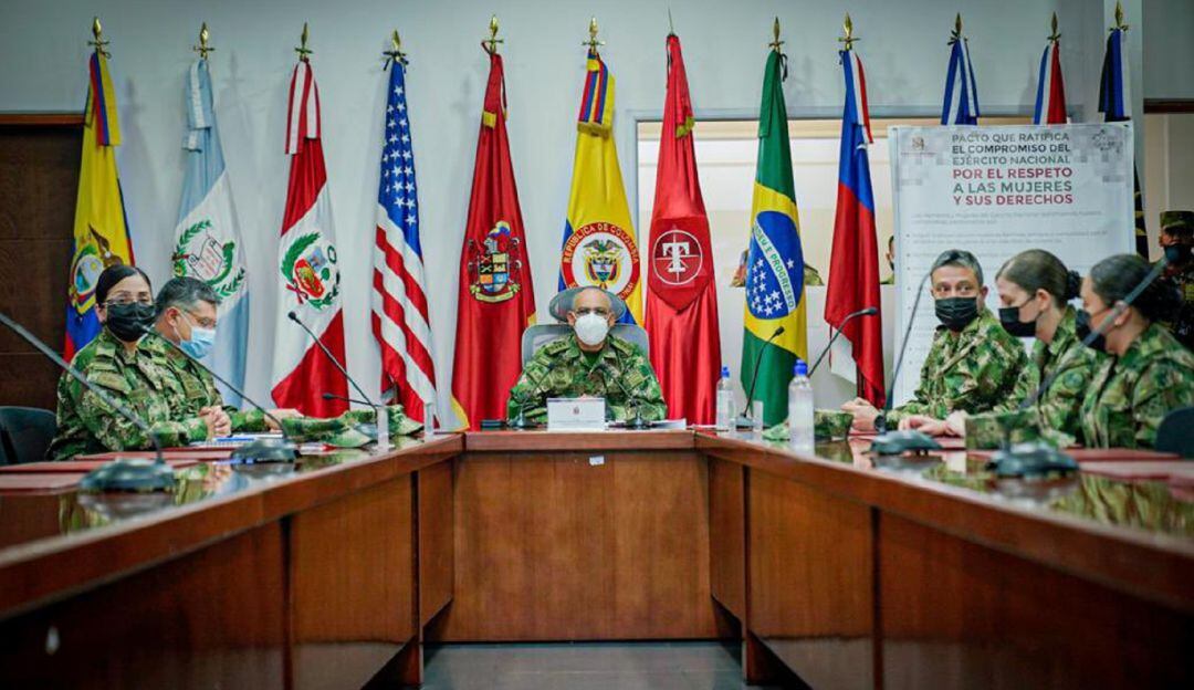 Los cursos son de Lancero, Asalto Aéreo y Paracaidismo.