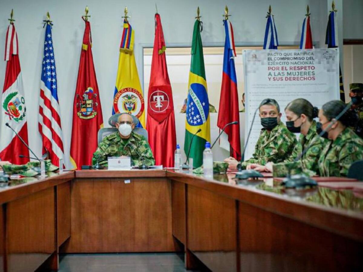 Tres cursos del Ejército dejan de ser exclusivos para hombres