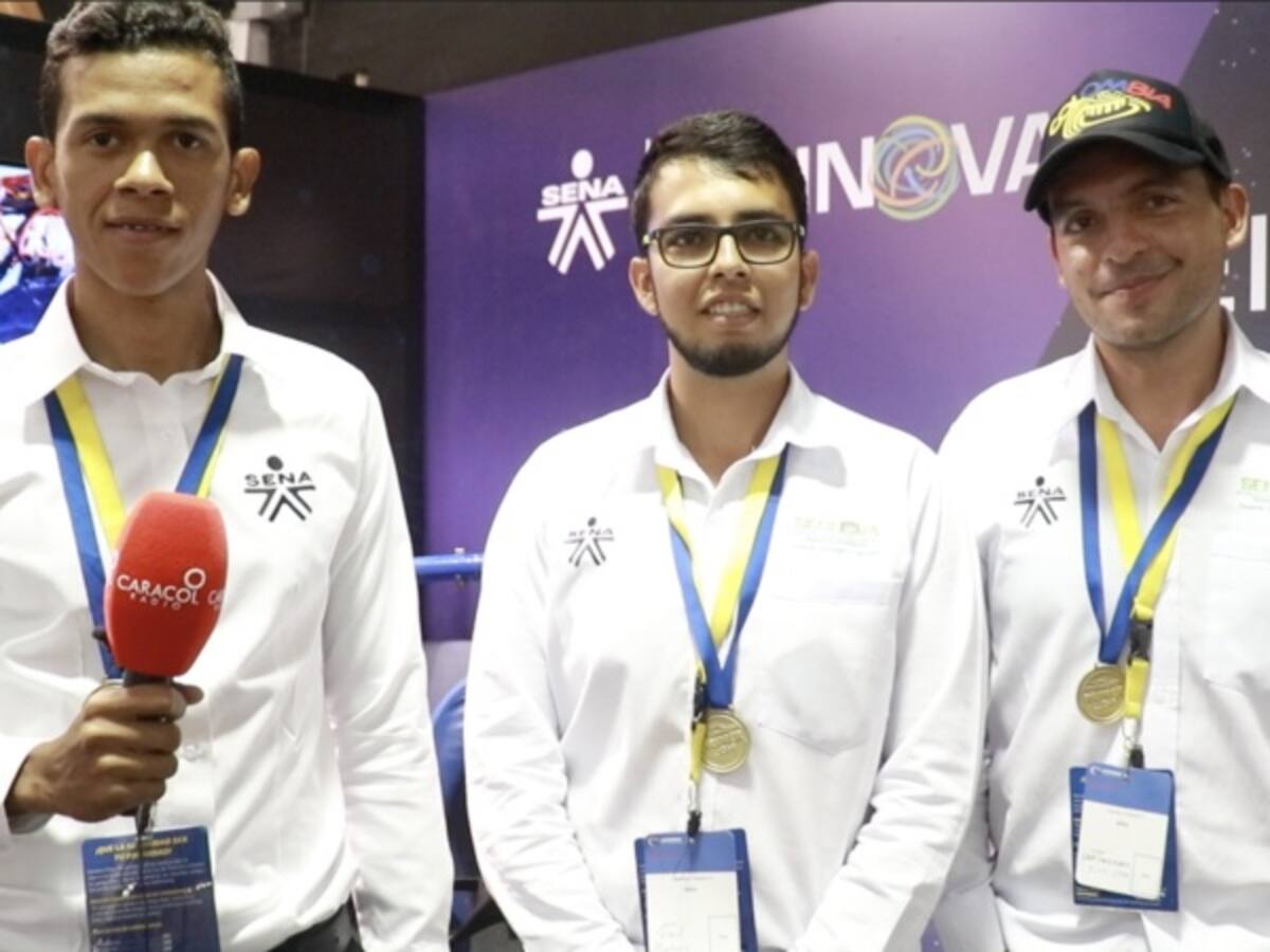 Equipo SENA, campeón con vehículo solar, en el desierto de Atacama, Chile