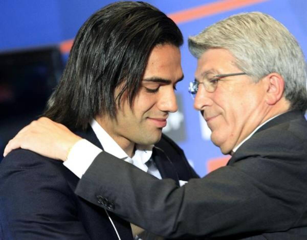 Falcao y Enrique Cerezo se despidieron afectuosamente. Foto: EFE
