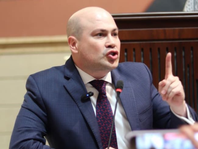 Representante Julián Peinado renunció a ser ponente del Presupuesto 2025