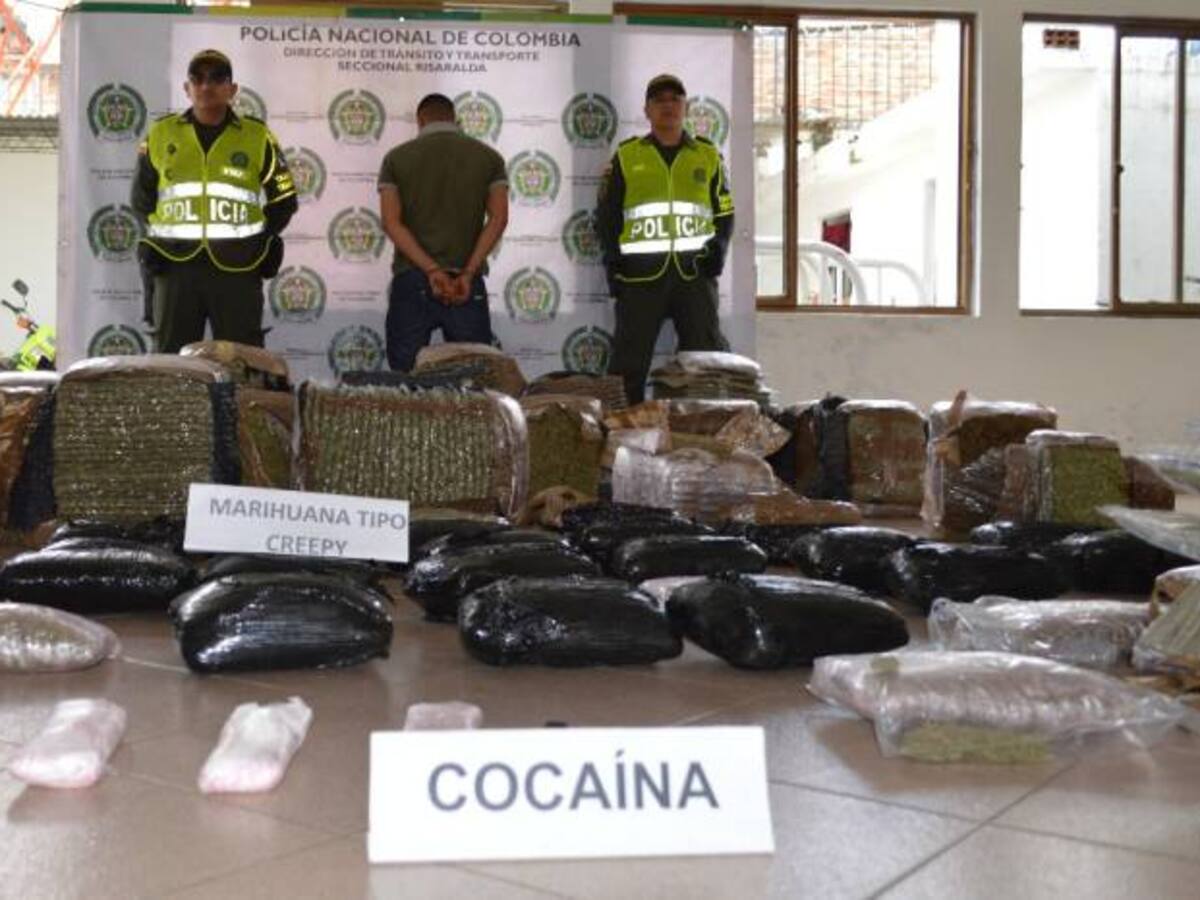 Conductor que llevaba 270 kilos de marihuana se estrelló y lo pillaron