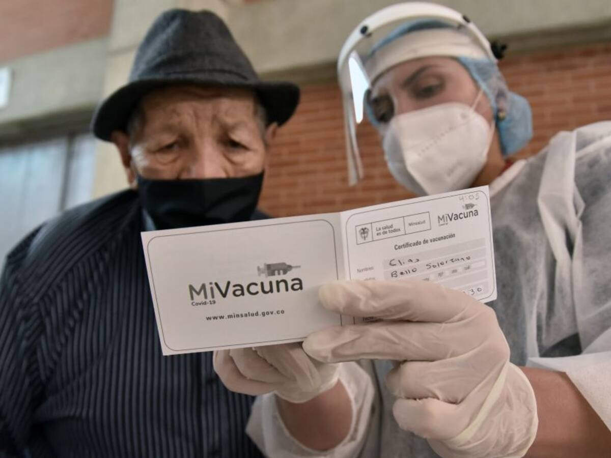 Gobierno espera alcanzar millón de vacunados esta semana