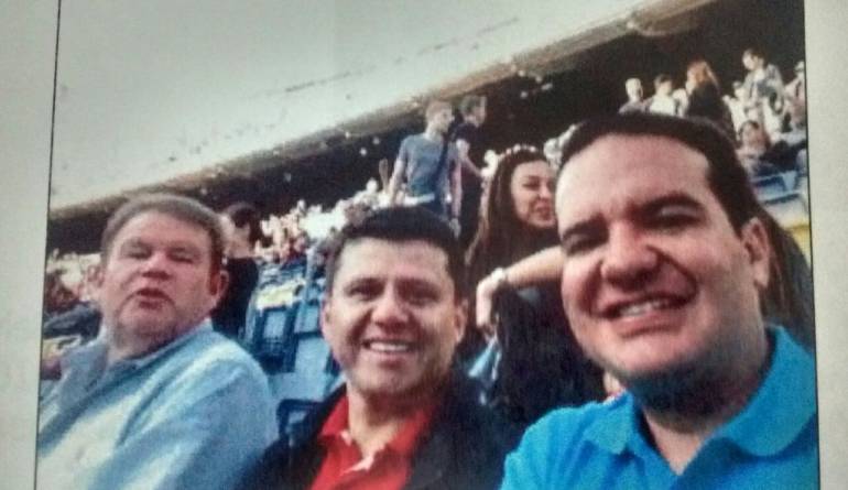 Otto Bula, Bernardo Elías y el representante José Tous.